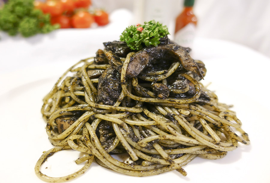 spaghetti al nero di seppia